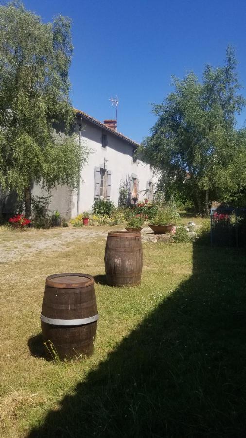 Et Dans Un Lieu Calme Et Champetre Les Grippeaux Proche Parthenay Privatunterkunft